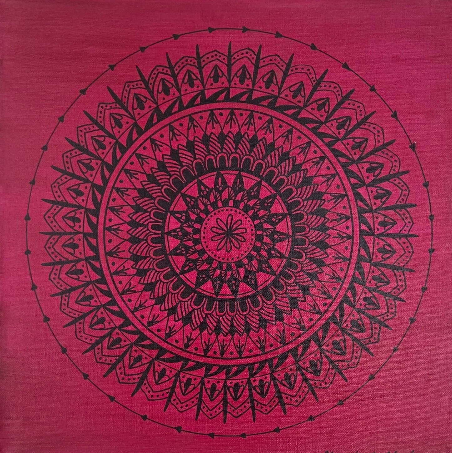 mandala magenta s černou