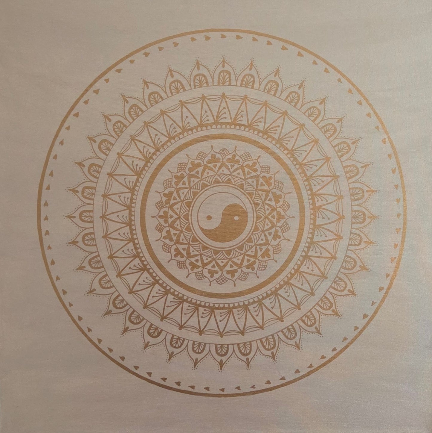 mandala béžová s bronzovou