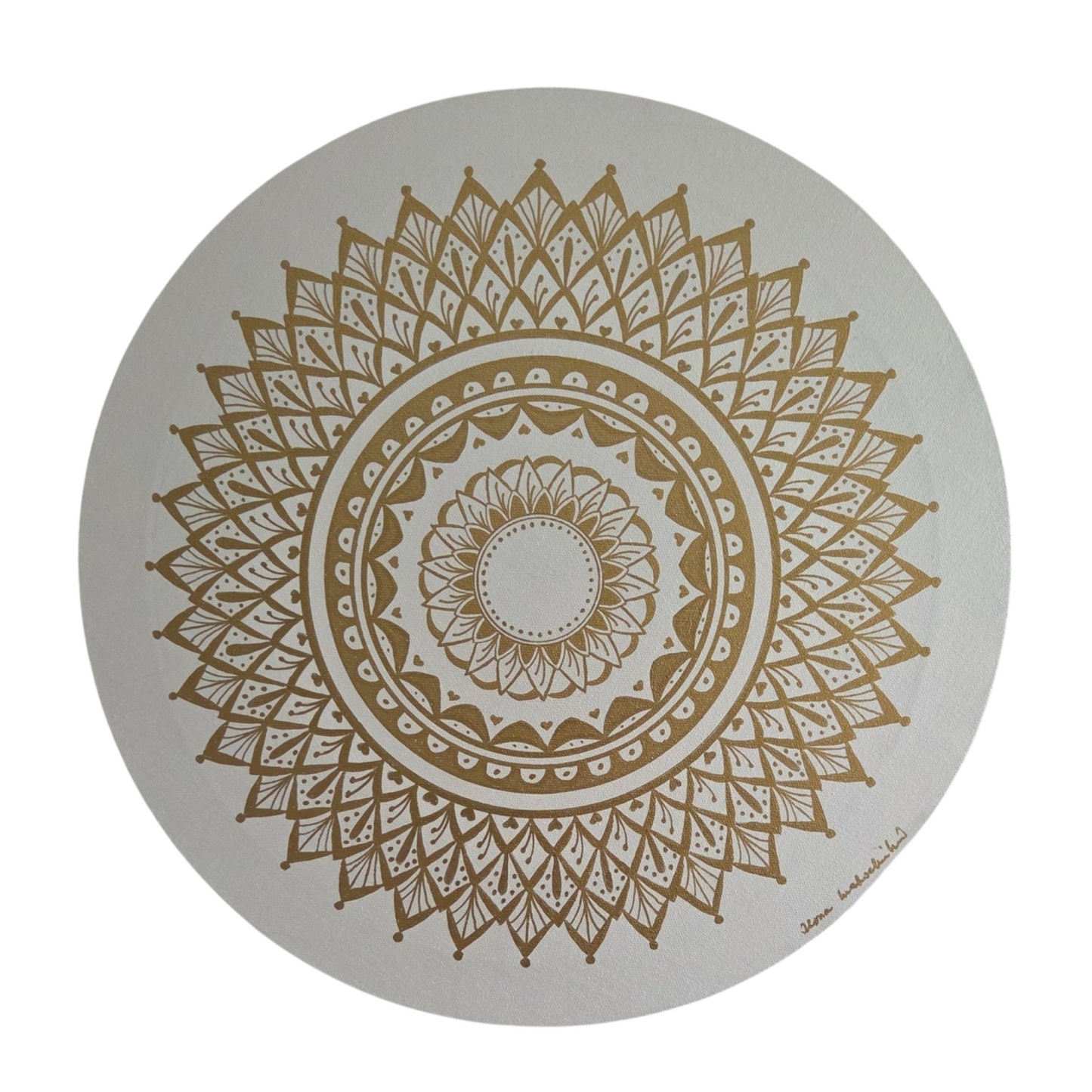 mandala bílý kruh se zlatou